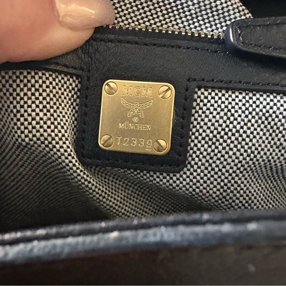 💎MCM SNAKE SKIN LEATHER CROSSBODY BAG💎 - Picture 9 of 11
